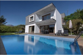 Villa Victoria With Private Heated Pool
